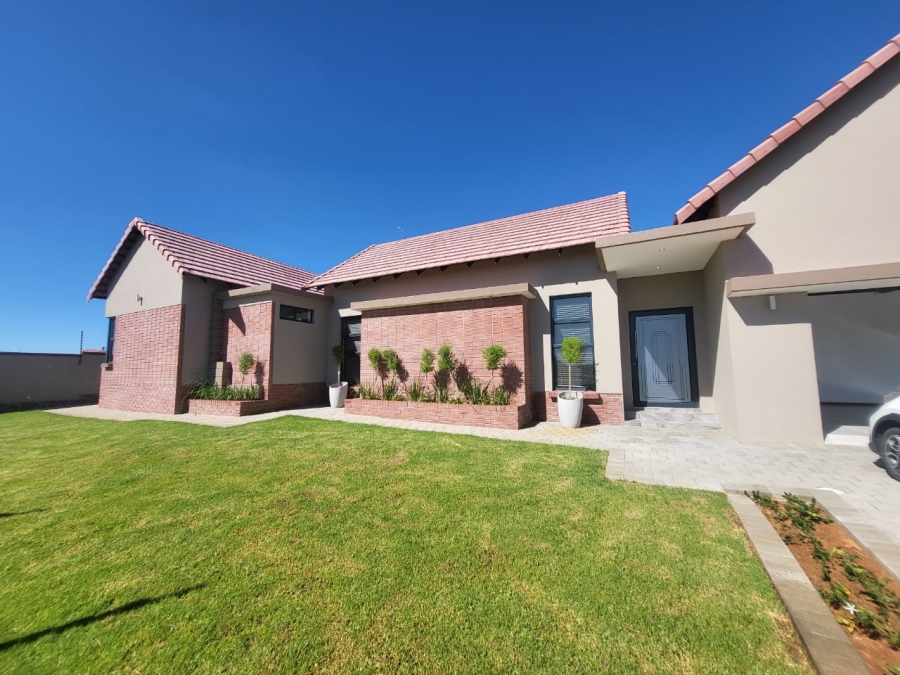 4 Bedroom Property for Sale in Wild Olive Estate Free State